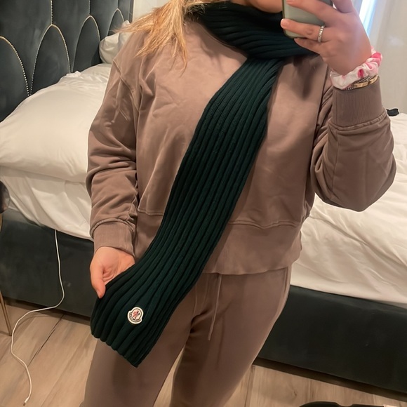 Moncler scarf - Picture 5 of 5